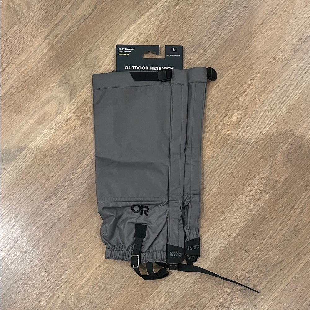 (NWT) Outdoor Research Pewter Gaiters